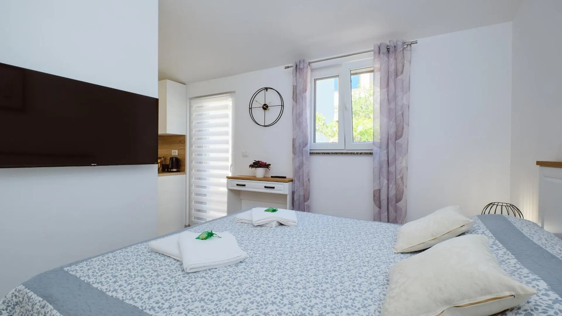 Apartments By The Sea Martinscica, Cres - 22582  Martinšćica