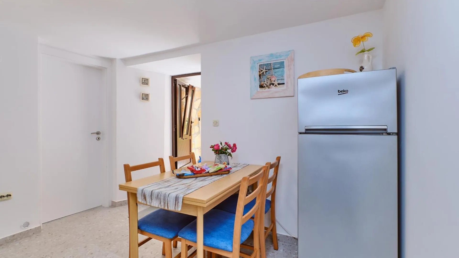 Apartments By The Sea Martinscica, Cres - 22582  Martinscica (Cres)